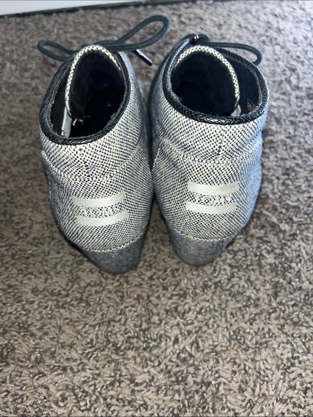 Toms Women’s Metallic Lace-Up Ankle Boots in Silver with Black Laces